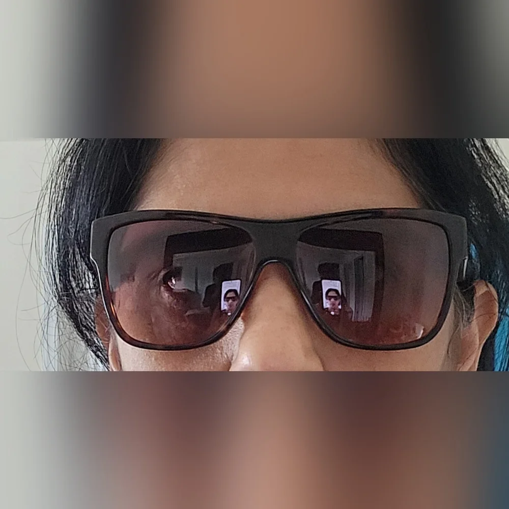 Nine West Unisex Sunglasses brown with hard case